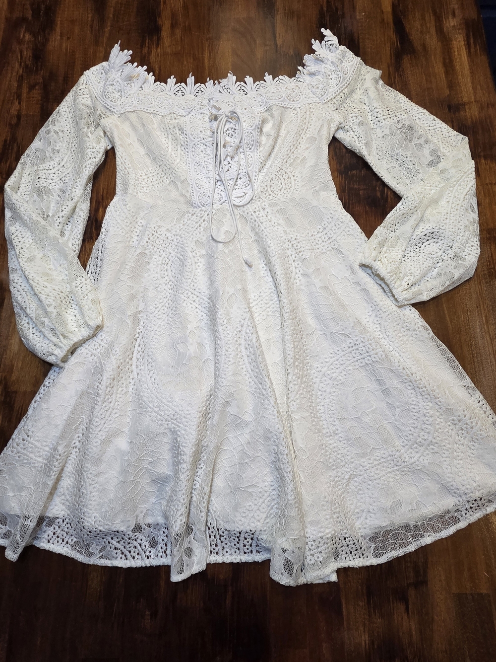 Double Crazy S Ivory Lace Cottage Core Dress Plunge Neckline Lined 28"L